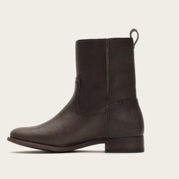 FRYE leather Cara Nubuck Short Boot Sz 8 Grey - Picture 1 of 11